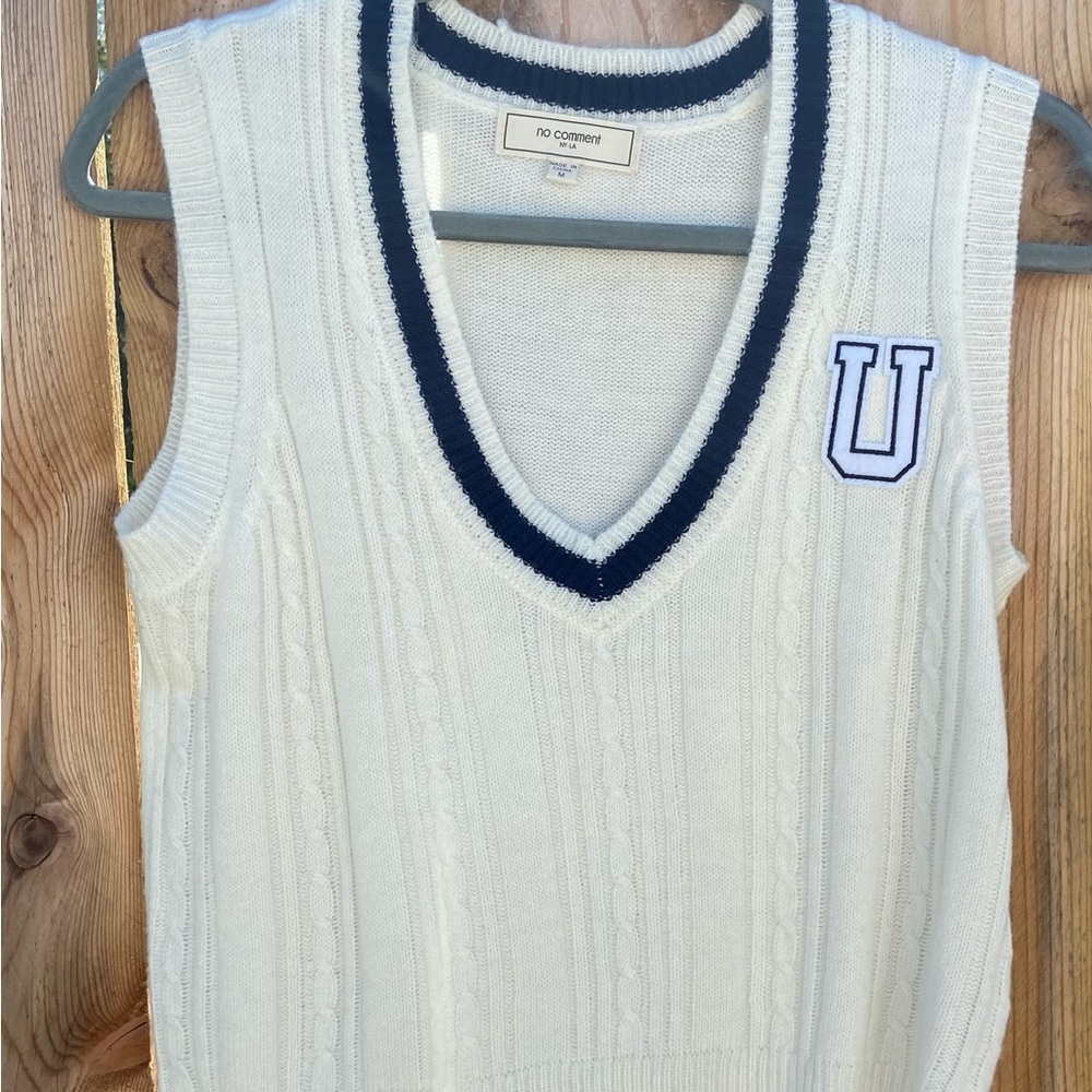 White Cable Knit Sweater Vest with Navy Trim no comment size medium